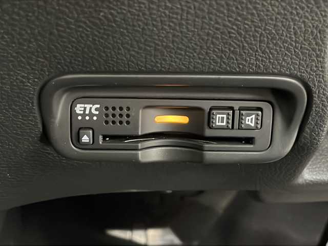 ホンダ ヴェゼル ハイブリッド Z ホンダセンシング 千葉県 2018(平30)年 5.9万km ルーセブラックM ホンダセンシング/衝突被害軽減装置/レーンキープアシスト/レーダークルーズコントロール/先行車発進お知らせ/路外逸脱抑制システム/横滑り防止装置/リアクティブフォースペダル/標識認識/ディーラー純正ナビ/　CD DVD BT フルセグTV/バックカメラ/ホールド機能付き電子パーキングブレーキ/前後ドライブレコーダー/ビルトインETC/ハーフレザーシート/シートヒーター/トノカバー/LEDヘッドライト/オートライト/フォグランプ/電動格納ウィンカーミラー/ドアバイザー/純正フロアマット/PWオールオート/ルーフレール/革巻きステアリング/ステアリングスイッチ/パドルシフト/プッシュスタート/スマートキー