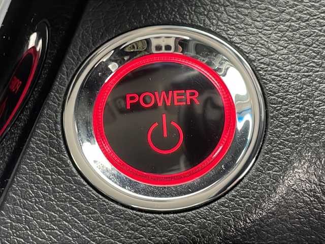 ホンダ ヴェゼル ハイブリッド Z ホンダセンシング 千葉県 2018(平30)年 5.9万km ルーセブラックM ホンダセンシング/衝突被害軽減装置/レーンキープアシスト/レーダークルーズコントロール/先行車発進お知らせ/路外逸脱抑制システム/横滑り防止装置/リアクティブフォースペダル/標識認識/ディーラー純正ナビ/　CD DVD BT フルセグTV/バックカメラ/ホールド機能付き電子パーキングブレーキ/前後ドライブレコーダー/ビルトインETC/ハーフレザーシート/シートヒーター/トノカバー/LEDヘッドライト/オートライト/フォグランプ/電動格納ウィンカーミラー/ドアバイザー/純正フロアマット/PWオールオート/ルーフレール/革巻きステアリング/ステアリングスイッチ/パドルシフト/プッシュスタート/スマートキー