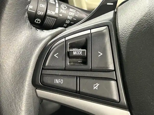 スズキ クロスビー HYBRID MZ 愛知県 2018(平30)年 4.2万km ピュアホワイトP 1オーナー/セーフティサポート/デュアルセンサーブレーキ/前後誤発進抑止機能/車線逸脱警報/ふらつき警報機能/先行車発進お知らせ機能/ハイビームアシスト/後退時ブレーキサポート/リアパーキングセンサー/純正8インチナビ【CN-RZ83】/　CD/DVD/Bluetooth/フルセグTV/全周囲/バックカメラ/ビルトインETC/前方ドライブレコーダー/オートライト/LEDヘッドライト/パドルシフト/ステアリングスイッチ/電動格納ミラー/フロアマット/ドアバイザー/スペアキー×1/保証書/取説書