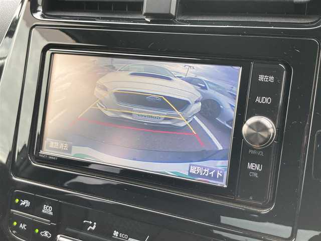トヨタ プリウス Sセーフティプラス 鳥取県 2017(平29)年 10.6万km アティチュードブラックマイカ ワンオーナー/４WD/純正ナビ/フルセグ/CD/BT/バックカメラ/ビルトインETC/プリクラッシュセーフティ/レーンキープアシスト/クリアランスソナー/ヘットアップディスプレイ/LEDヘットライト/社外17インチアルミホイール/プッシュエンジンスタート/純正フロアマット/ドアバイザー/スマートキー×２/スタットレスセット積み込み（タイヤ溝5部山）