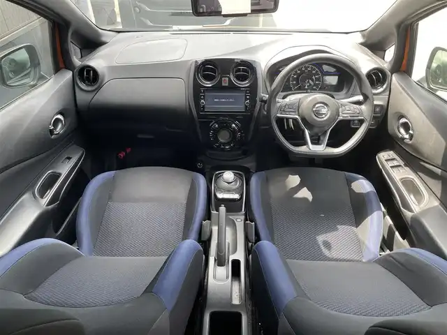 日産 ノート e－パワー ニスモ 滋賀県 2018(平30)年 5.6万km プレミアムコロナオレンジ/スーパーブラック 2トーン 禁煙車/純正ナビ/（CD/DVD/BT/SD/AM/FM/AUX/フルセグ）/全方位カメラ/インテリジェントルームミラー/ETC/衝突被害軽減ブレーキ/レーダークルーズコントロール/横滑り防止装置/レーンキープアシスト/オートライト/ステアリングスイッチ/コーナーセンサー