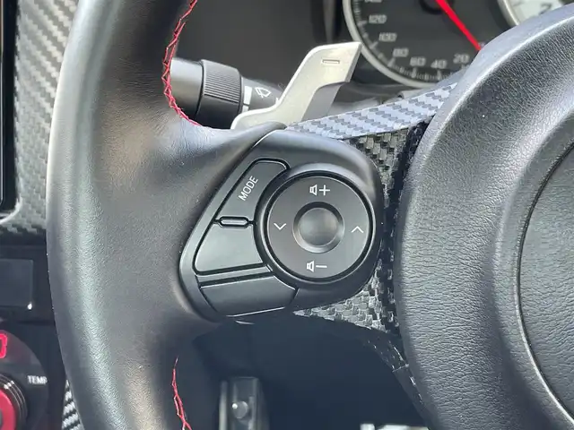 トヨタ ８６ GT 東京都 2020(令2)年 1.8万km クリスタルホワイトパール ガソリン/2WD(FR)/6速AT/純正7インチナビ/（AM/FM/CD/DVD/Bluetooth/フルセグTV）/バックカメラ/ドライブレコーダー/ETC/安全装備/・ビークルダイナミクスコントロール/・クルーズコントロール/・アンチロックブレーキシステム/装備/・ハーフレザーシート/・パドルシフト/・ステアリングスイッチ/・革巻きステアリング/・オートエアコン/・オートライトシステム/・LEDヘッドライト/・電動格納ミラー/・社外18インチAW【エンケイ　GTC01RR】/・BLIT車高調/・柿本改マフラー/・パイオニアサブウーファー/・純正フロアマット/・スマートキー/・スペアキー