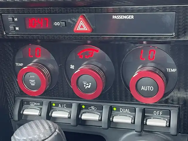トヨタ ８６ GT 東京都 2020(令2)年 1.8万km クリスタルホワイトパール ガソリン/2WD(FR)/6速AT/純正7インチナビ/（AM/FM/CD/DVD/Bluetooth/フルセグTV）/バックカメラ/ドライブレコーダー/ETC/安全装備/・ビークルダイナミクスコントロール/・クルーズコントロール/・アンチロックブレーキシステム/装備/・ハーフレザーシート/・パドルシフト/・ステアリングスイッチ/・革巻きステアリング/・オートエアコン/・オートライトシステム/・LEDヘッドライト/・電動格納ミラー/・社外18インチAW【エンケイ　GTC01RR】/・BLIT車高調/・柿本改マフラー/・パイオニアサブウーファー/・純正フロアマット/・スマートキー/・スペアキー