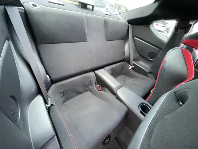 トヨタ ８６ GT 東京都 2020(令2)年 1.8万km クリスタルホワイトパール ガソリン/2WD(FR)/6速AT/純正7インチナビ/（AM/FM/CD/DVD/Bluetooth/フルセグTV）/バックカメラ/ドライブレコーダー/ETC/安全装備/・ビークルダイナミクスコントロール/・クルーズコントロール/・アンチロックブレーキシステム/装備/・ハーフレザーシート/・パドルシフト/・ステアリングスイッチ/・革巻きステアリング/・オートエアコン/・オートライトシステム/・LEDヘッドライト/・電動格納ミラー/・社外18インチAW【エンケイ　GTC01RR】/・BLIT車高調/・柿本改マフラー/・パイオニアサブウーファー/・純正フロアマット/・スマートキー/・スペアキー