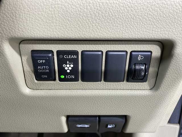 日産 セレナ 20G 福岡県 2008(平20)年 10.1万km クールアイアン Ｂｌｕｅｔｏｏｔｈ/バックカメラ/ウォークインスルー/ＥＴＣ/ワンセグ/スペアキー/純正アルミホイール/３列シート/両側パワースライドドア/前後ドライブレコーダー/リモコンキー/クリーンイオン