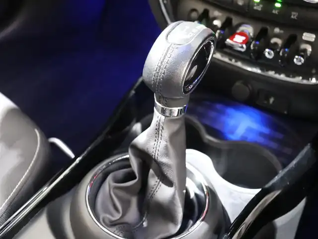 ＭＩＮＩ ミニ クラブマン クーパーD 静岡県 2019(令1)年 4.5万km ブリティッシュレーシンググリーンⅡ 衝突軽減ブレーキ　/ＡＣＣ　/純正ナビ　/バックカメラ　/ＥＴＣ　/コンフォートアクセス　/アンビエントライト　/スマートキー　/純正ＯＰ１７ＡＷ　/コーナーセンサー　　/ＭＩＮＩエキサイトメントＰＫＧ
