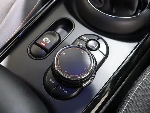 ＭＩＮＩ ミニ クラブマン クーパーD 静岡県 2019(令1)年 4.5万km ブリティッシュレーシンググリーンⅡ 衝突軽減ブレーキ　/ＡＣＣ　/純正ナビ　/バックカメラ　/ＥＴＣ　/コンフォートアクセス　/アンビエントライト　/スマートキー　/純正ＯＰ１７ＡＷ　/コーナーセンサー　　/ＭＩＮＩエキサイトメントＰＫＧ