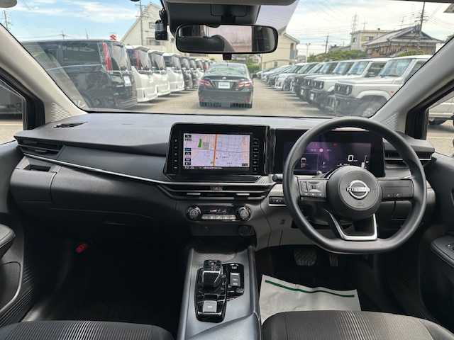 日産 ノート X 大阪府 2021(令3)年 1.9万km スーパーブラック 純正９インチナビ　/フルセグ　/Ｂｌｕｅｔｏｏｔｈ　/バックカメラ　/純正ドライブレコーダー　/前後コーナーセンサー　/ＵＳＢ　/ＥＴＣ　/衝突軽減ブレーキ　/純正フロアーマット　/サイドバイザー　/スマートキー