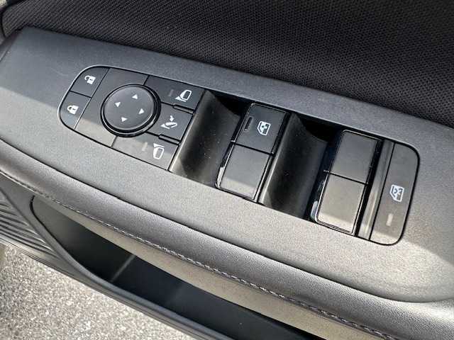 日産 ノート X 大阪府 2021(令3)年 1.9万km スーパーブラック 純正９インチナビ　/フルセグ　/Ｂｌｕｅｔｏｏｔｈ　/バックカメラ　/純正ドライブレコーダー　/前後コーナーセンサー　/ＵＳＢ　/ＥＴＣ　/衝突軽減ブレーキ　/純正フロアーマット　/サイドバイザー　/スマートキー