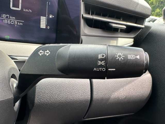 日産 ノート X 大阪府 2021(令3)年 1.9万km スーパーブラック 純正９インチナビ　/フルセグ　/Ｂｌｕｅｔｏｏｔｈ　/バックカメラ　/純正ドライブレコーダー　/前後コーナーセンサー　/ＵＳＢ　/ＥＴＣ　/衝突軽減ブレーキ　/純正フロアーマット　/サイドバイザー　/スマートキー
