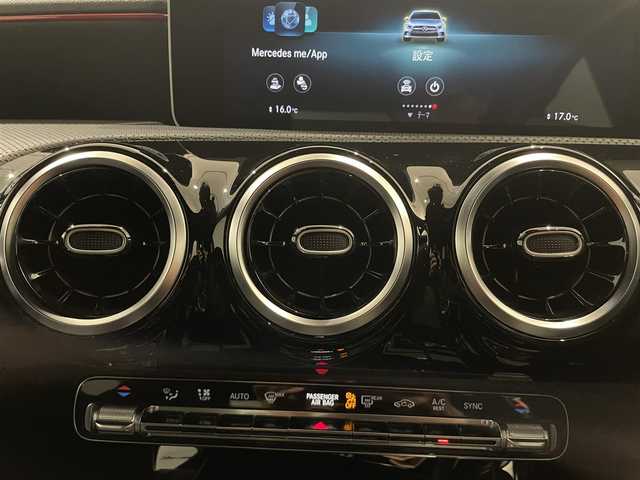 メルセデス・ベンツ Ｍ・ベンツ Ａ２００ｄ AMGライン 静岡県 2019(令1)年 4.8万km イリジウムシルバー ＡＣＣ　ＬＫＡ　ＢＳＭ　/ナビ　ＴＶ　/Ｂカメラ　ｂｌｕｅｔｏｏｔｈ　ＵＳＢ　/ハーフレザー　/シートヒーター　/マッサージシート　/ＬＥＤヘッドライト　/ロードサインアシスト　/無線充電　/自動パーキング　/コーナーセンサー　/ラゲッジマット/スペアキーあり