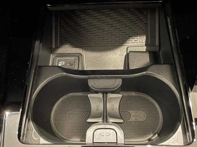 メルセデス・ベンツ Ｍ・ベンツ Ａ２００ｄ AMGライン 静岡県 2019(令1)年 4.8万km イリジウムシルバー ＡＣＣ　ＬＫＡ　ＢＳＭ　/ナビ　ＴＶ　/Ｂカメラ　ｂｌｕｅｔｏｏｔｈ　ＵＳＢ　/ハーフレザー　/シートヒーター　/マッサージシート　/ＬＥＤヘッドライト　/ロードサインアシスト　/無線充電　/自動パーキング　/コーナーセンサー　/ラゲッジマット/スペアキーあり