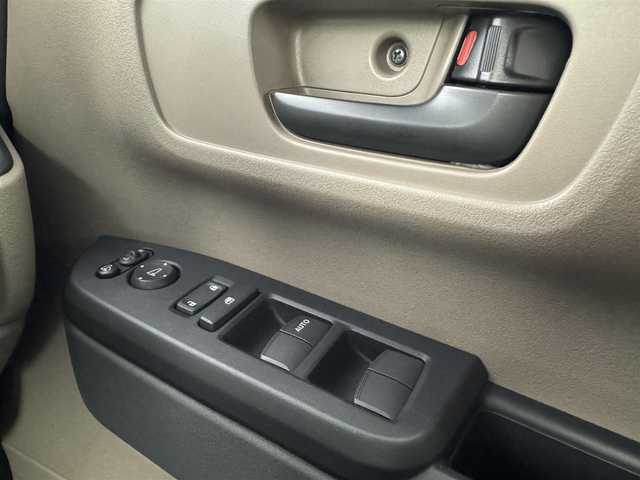 ホンダ Ｎ ＢＯＸ JOY 愛知県 2024(令6)年 0.1万km未満 ベージュ ・登録未使用車/・ホンダセンシング/・衝突被害軽減システム/・クルーズコントロール/・コーナーセンサー/・レーンキープアシスト/・横滑り防止装置/・オートライト/・LEDヘッドライト/・片側パワースライドドア/・シートヒーター/・純正AW/・電子パーキング/・オートホールド/・USB端子入力/・プッシュスタート/・スマートキー/・スペアキー