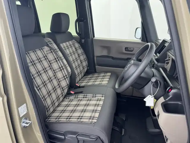 ホンダ Ｎ ＢＯＸ JOY 愛知県 2024(令6)年 0.1万km未満 ベージュ ・登録未使用車/・ホンダセンシング/・衝突被害軽減システム/・クルーズコントロール/・コーナーセンサー/・レーンキープアシスト/・横滑り防止装置/・オートライト/・LEDヘッドライト/・片側パワースライドドア/・シートヒーター/・純正AW/・電子パーキング/・オートホールド/・USB端子入力/・プッシュスタート/・スマートキー/・スペアキー