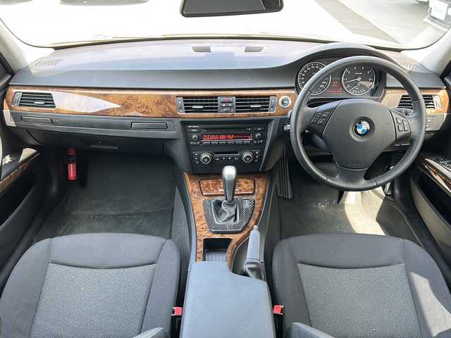 ＢＭＷ ３２０ｉ ツーリング 秋田県 2008(平20)年 4万km 白 ・リモコンキー/・CD再生/・純正ホイール