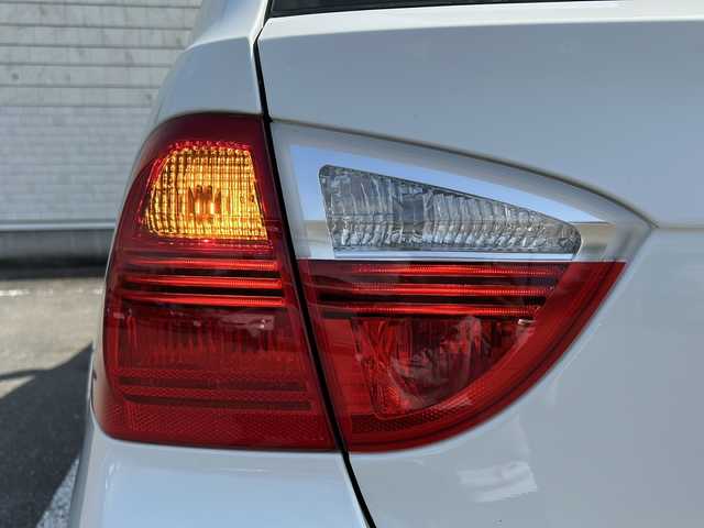 ＢＭＷ ３２０ｉ ツーリング 秋田県 2008(平20)年 4万km 白 ・リモコンキー/・CD再生/・純正ホイール