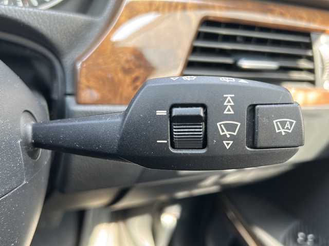 ＢＭＷ ３２０ｉ ツーリング 秋田県 2008(平20)年 4万km 白 ・リモコンキー/・CD再生/・純正ホイール