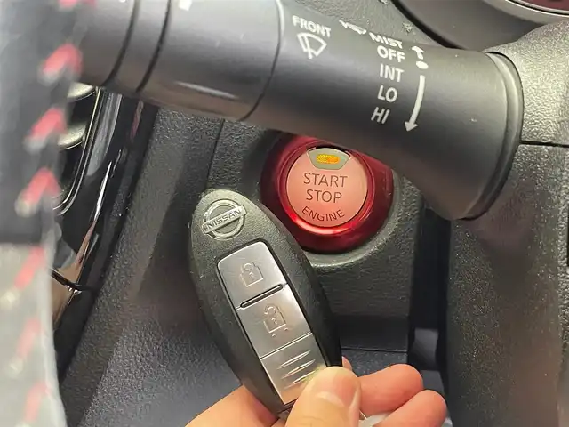 日産 ジューク ニスモ 岩手県 2014(平26)年 10.9万km ブリリアントホワイトパール ４WD/ターボ/MTモード付きAT/専用エクステリア/NISMO専用シート/専用本革・アルカンターラステアリング/専用18インチアルミホイール/アルミペダル/ビークルダイナミクスコントロール/オートエアコン/純正ナビ/（CD/DVD/フルセグ/USB/Bluetooth）/ETC/ドライブレコーダー/オートライト/HIDヘッドライト/純正フロアマット