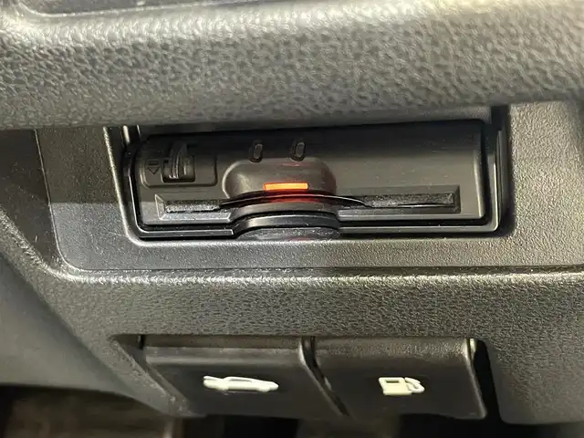 日産 ジューク ニスモ 岩手県 2014(平26)年 10.9万km ブリリアントホワイトパール ４WD/ターボ/MTモード付きAT/専用エクステリア/NISMO専用シート/専用本革・アルカンターラステアリング/専用18インチアルミホイール/アルミペダル/ビークルダイナミクスコントロール/オートエアコン/純正ナビ/（CD/DVD/フルセグ/USB/Bluetooth）/ETC/ドライブレコーダー/オートライト/HIDヘッドライト/純正フロアマット