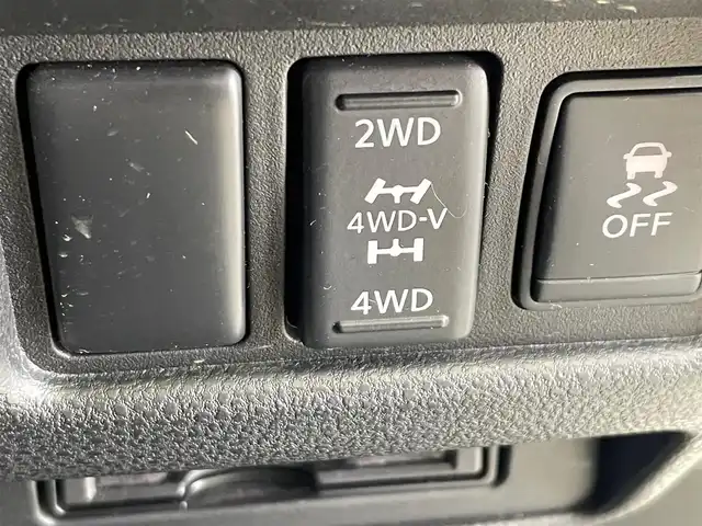 日産 ジューク ニスモ 岩手県 2014(平26)年 10.9万km ブリリアントホワイトパール ４WD/ターボ/MTモード付きAT/専用エクステリア/NISMO専用シート/専用本革・アルカンターラステアリング/専用18インチアルミホイール/アルミペダル/ビークルダイナミクスコントロール/オートエアコン/純正ナビ/（CD/DVD/フルセグ/USB/Bluetooth）/ETC/ドライブレコーダー/オートライト/HIDヘッドライト/純正フロアマット