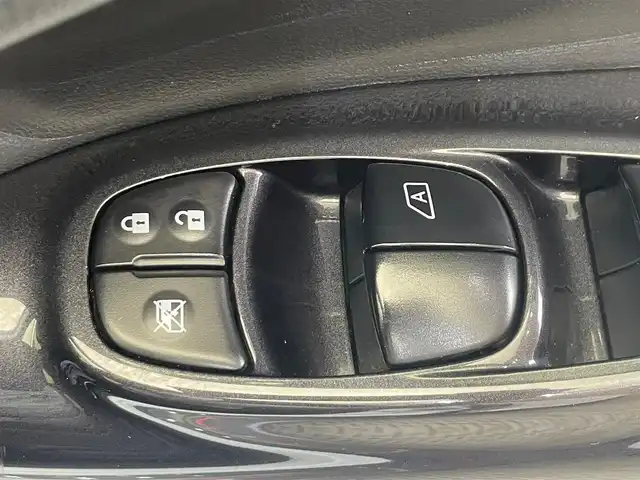 日産 ジューク ニスモ 岩手県 2014(平26)年 10.9万km ブリリアントホワイトパール ４WD/ターボ/MTモード付きAT/専用エクステリア/NISMO専用シート/専用本革・アルカンターラステアリング/専用18インチアルミホイール/アルミペダル/ビークルダイナミクスコントロール/オートエアコン/純正ナビ/（CD/DVD/フルセグ/USB/Bluetooth）/ETC/ドライブレコーダー/オートライト/HIDヘッドライト/純正フロアマット