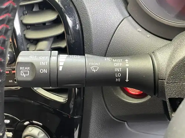 日産 ジューク ニスモ 岩手県 2014(平26)年 10.9万km ブリリアントホワイトパール ４WD/ターボ/MTモード付きAT/専用エクステリア/NISMO専用シート/専用本革・アルカンターラステアリング/専用18インチアルミホイール/アルミペダル/ビークルダイナミクスコントロール/オートエアコン/純正ナビ/（CD/DVD/フルセグ/USB/Bluetooth）/ETC/ドライブレコーダー/オートライト/HIDヘッドライト/純正フロアマット