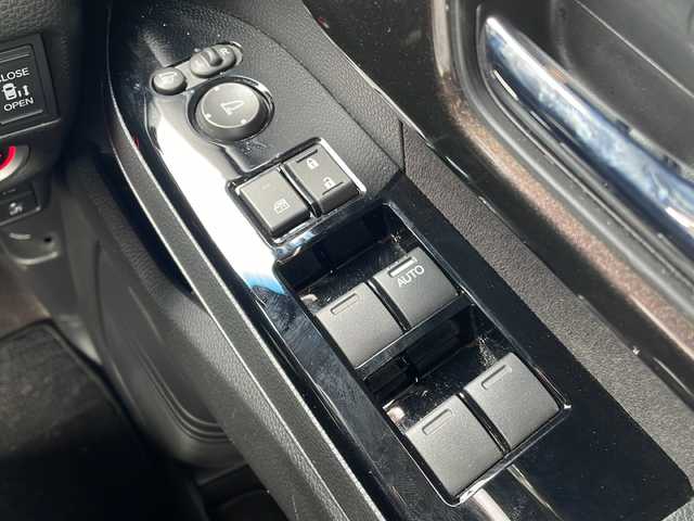 ホンダ Ｎ ＢＯＸ G L ターボ ホンダセンシング 岩手県 2020(令2)年 3.8万km プレミアムブラキッシュパール 社外メモリナビ　/ＡＭ／ＦＭ／Ｂｌｕｅｔｏｏｔｈ／ＣＤ／ＤＶＤ/フルセグＴＶ/両側パワースライドドア　/ホンダセンシング　/レーダークルーズコントロール/パドルシフト/横滑り防止装置/後席モニター　/バックカメラ　　/ＬＥＤヘッドライト　　/ビルトインＥＴＣ　/前席シートヒーター/シーケンシャルウィンカー/ドアミラーヒーター/純正フロアマット/エンジンスターター一体型スマートキー/ワンオーナー/ハーフレザーシート