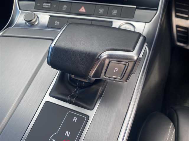 アウディ Ａ６ 45TFSIクワトロスポーツ 福岡県 2020(令2)年 4.8万km 黒 ・アダプティブクルーズコントロール/・純正ＨＤＤナビ／ＵＳＢ／Ｂｌｕｅｔｏｏｔｈ／ＡｐｐｌｅＣａｒＰｌａｙ/・バックカメラ/・黒革シート／シートヒーター/・前後ドライブレコーダー/・フルセグ/・ＥＴＣ/・純正19AW/・プッシュスタート/・パーキングアシスト/・アイドリングストップ/・スマートキー/・スペアキー/・電動リアゲート/・パワーシート/・レーンキープアシスト/・オートライト/・LEDライト/・パドルシフト/・保証書/・取扱説明書