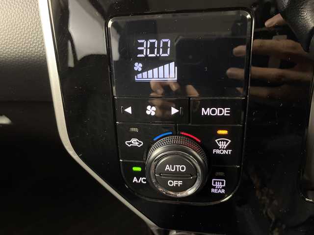 トヨタ ルーミー カスタムG S 道央・札幌 2017(平29)年 3.1万km パールホワイトⅢ ・社外ＳＤナビ（ＣＤ、ＤＶＤ）/・フルセグＴＶ/・両側パワースライドドア/・ワンオーナー/・衝突軽減ブレーキ/・クルーズコントロール/・車線逸脱警報/・先行車発信通知/・フロントフォグランプ/・ワイパーデアイサー/・純正エンジンスターター/・スペアキー/・スマートキー