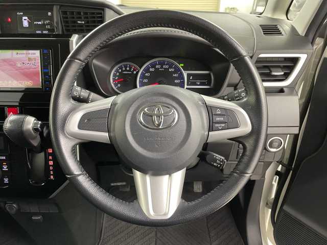 トヨタ ルーミー カスタムG S 道央・札幌 2017(平29)年 3.1万km パールホワイトⅢ ・社外ＳＤナビ（ＣＤ、ＤＶＤ）/・フルセグＴＶ/・両側パワースライドドア/・ワンオーナー/・衝突軽減ブレーキ/・クルーズコントロール/・車線逸脱警報/・先行車発信通知/・フロントフォグランプ/・ワイパーデアイサー/・純正エンジンスターター/・スペアキー/・スマートキー