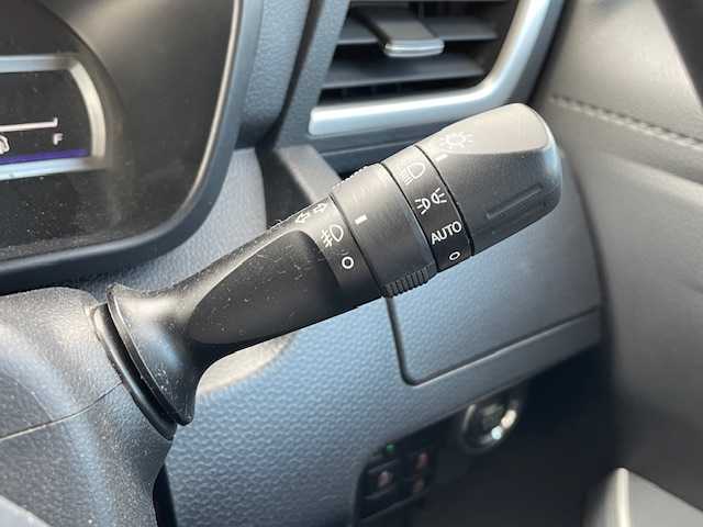 トヨタ ルーミー カスタムG－T 静岡県 2018(平30)年 6.7万km パールホワイトⅢ ●社外ナビ/(フルセグ/CD/DVD/Bluetooth)/(AVIC-RW901)/●バックカメラ/●クルーズコントロール/●衝突被害軽減システム/●後方コーナーセンサー/●LEDライト＆フォグランプ/●オートライト/●革巻きステアリング/●ステアリングスイッチ/●ETC/●両側パワースライドドア/●スマートキー/●プッシュスタート/●スペアキー×1/●純正フロアマット/●純正15インチアルミホイール/●ダブルSRS＋ABS/●取扱説明書