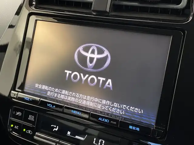 トヨタ プリウス S ツーリングセレクション 新潟県 2017(平29)年 2.8万km グレー ナビゲーション（DSZT-YC4T）/フルセグテレビ　/ＣＤ＆ＤＶＤ　/ブルートゥース　/バックカメラ　/ＥＴＣ　/ドライブレコーダー/コーナーセンサー/シートヒーター/トヨタセーフティセンス　/アダブティブクルーズ　/車線逸脱警報　/衝突軽減ブレーキ　/シートヒーター　/ドアバイザー/フロアマット有/保証書　/取扱説明書/整備手帳