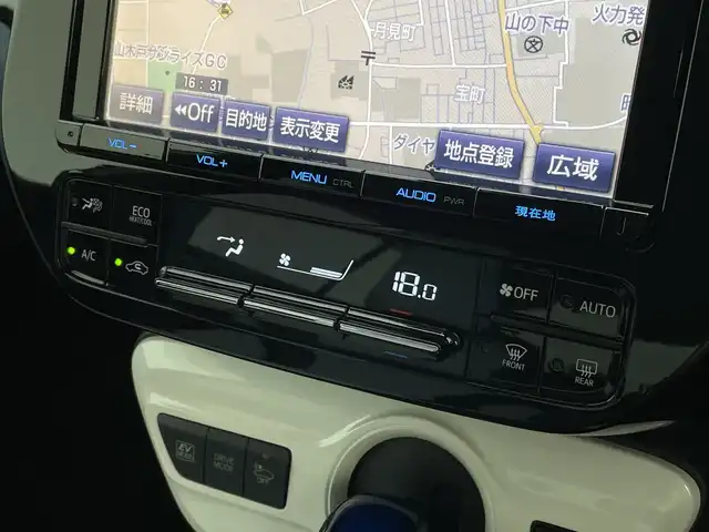 トヨタ プリウス S ツーリングセレクション 新潟県 2017(平29)年 2.8万km グレー ナビゲーション（DSZT-YC4T）/フルセグテレビ　/ＣＤ＆ＤＶＤ　/ブルートゥース　/バックカメラ　/ＥＴＣ　/ドライブレコーダー/コーナーセンサー/シートヒーター/トヨタセーフティセンス　/アダブティブクルーズ　/車線逸脱警報　/衝突軽減ブレーキ　/シートヒーター　/ドアバイザー/フロアマット有/保証書　/取扱説明書/整備手帳