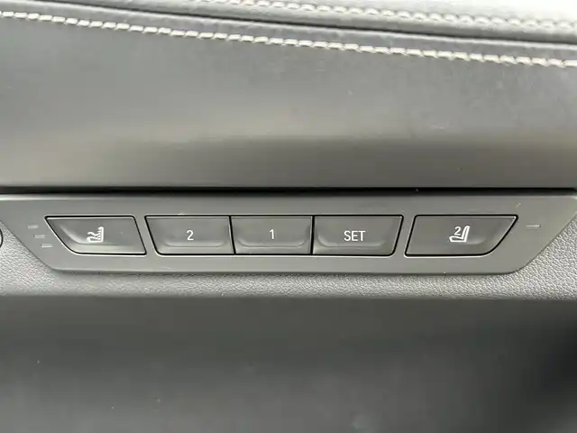 ＢＭＷ ７４０ｄ xDrive Mスポーツ 道東・釧路十勝 2021(令3)年 3.9万km アルピンホワイトⅢ harman/kardon サラウンド・サウンド・システム/マッサージ機能（運転席&助手席）/ソフトクローズドア/BMW Individual アンソラジット・ルーフ・ライニング/BMWライブ・コックピット/　　12.3インチ マルチ・ディスプレイ・メーター・パネル/　　10.25インチ ワイド・コントロール・ディスプレイ/　　HDDナビゲーション・システム（VICS 3メディア/全方位モニター/ミラーETC/ドライブレコーダー/ドライビング・アシスト・プロフェッショナル/　　アクティブクルーズコントロール/ヘッドアップディスプレイ/サイド・ドア・ビーム/エクスクルーシブ・ナッパ・レザー・シート/シート・ヒーティング（フロント&リヤ）/電動フロント・シート（運転席&助手席、メモリー機能付）/フロントシートエアコン/純正20インチAW/純正フロアマット/スペアキー