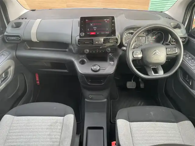 シトロエン シトロエン ベルランゴ フィール 長野県 2021(令3)年 5.1万km ブランバンキーズ 純正ナビ（FM/AM、BT、USB、IPOD）/アラウンドビューモニター/パーキングアシスト/前後ドライブレコーダー/前後コーナーセンサー/レーンキープアシスト/ブラインドスポットモニター/デジタルインナーミラー/横滑り防止装置/純正フロアマット/ダブルサイドエアバック/カーテンエアバック/ハロゲンオートライト/オートマチックハイビーム/純正１６AW/保証書、取扱説明書、記録簿/革ステアリング/スペアキー（１本）/ルーフレール