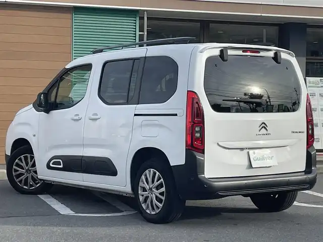 シトロエン シトロエン ベルランゴ フィール 長野県 2021(令3)年 5.1万km ブランバンキーズ 純正ナビ（FM/AM、BT、USB、IPOD）/アラウンドビューモニター/パーキングアシスト/前後ドライブレコーダー/前後コーナーセンサー/レーンキープアシスト/ブラインドスポットモニター/デジタルインナーミラー/横滑り防止装置/純正フロアマット/ダブルサイドエアバック/カーテンエアバック/ハロゲンオートライト/オートマチックハイビーム/純正１６AW/保証書、取扱説明書、記録簿/革ステアリング/スペアキー（１本）/ルーフレール