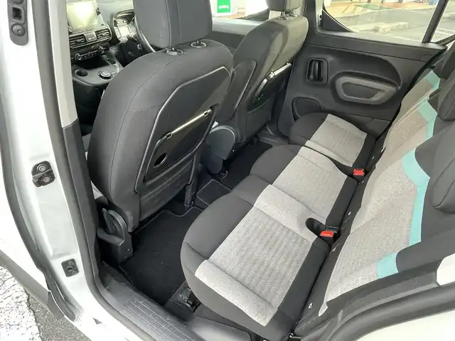 シトロエン シトロエン ベルランゴ フィール 長野県 2021(令3)年 5.1万km ブランバンキーズ 純正ナビ（FM/AM、BT、USB、IPOD）/アラウンドビューモニター/パーキングアシスト/前後ドライブレコーダー/前後コーナーセンサー/レーンキープアシスト/ブラインドスポットモニター/デジタルインナーミラー/横滑り防止装置/純正フロアマット/ダブルサイドエアバック/カーテンエアバック/ハロゲンオートライト/オートマチックハイビーム/純正１６AW/保証書、取扱説明書、記録簿/革ステアリング/スペアキー（１本）/ルーフレール