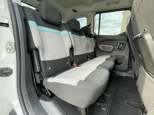 シトロエン シトロエン ベルランゴ フィール 長野県 2021(令3)年 5.1万km ブランバンキーズ 純正ナビ（FM/AM、BT、USB、IPOD）/アラウンドビューモニター/パーキングアシスト/前後ドライブレコーダー/前後コーナーセンサー/レーンキープアシスト/ブラインドスポットモニター/デジタルインナーミラー/横滑り防止装置/純正フロアマット/ダブルサイドエアバック/カーテンエアバック/ハロゲンオートライト/オートマチックハイビーム/純正１６AW/保証書、取扱説明書、記録簿/革ステアリング/スペアキー（１本）/ルーフレール