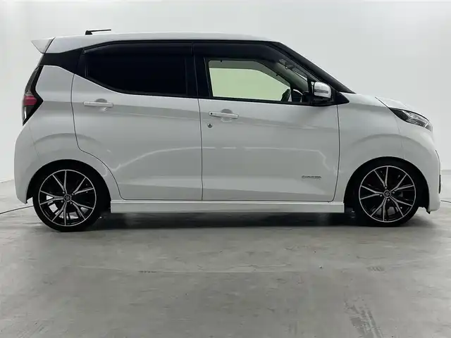 日産 デイズ HWS G ターボ プロパイロットED 福井県 2021(令3)年 2.4万km ホワイトパール プロパイロット/・衝突軽減ブレーキ/・クルーズコントロール（追従有）/・車線逸脱警報機能/純正9インチナビゲーション/【AM/FM/CD/DVD/Bluetooth/フルセグTV】/アラウンドビューモニター/ビルトインETC2.0/車高調（TEIN）/社外16インチアルミホイール/プッシュスタート/スマートキー/スペアキー/オートライト/LEDヘッドライド
