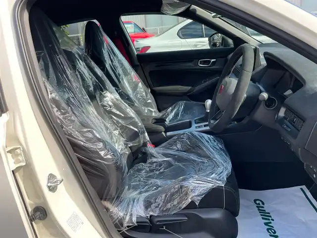 ホンダ シビック タイプR レーシングブラックPKG 神奈川県 2025(令7)年 0.1千km チャンピオンシップホワイト ワンオーナー/純正メモリーナビ・地デジTV/バックモニター/ビルトインETC2.0/純正USB/BT再生/ワイヤレス充電/ホンダセンシング/レーダークルーズコントロール/PCS/LKA/BSM/標識検知/コーナーセンサー/純正19インチAW/ブレンボブレーキ/LEDライト/プッシュスタート/スマートキー×2/純正バイザー/保証書・取説あり