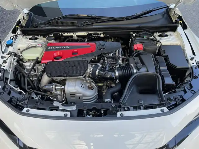 ホンダ シビック タイプR レーシングブラックPKG 神奈川県 2025(令7)年 0.1千km チャンピオンシップホワイト ワンオーナー/純正メモリーナビ・地デジTV/バックモニター/ビルトインETC2.0/純正USB/BT再生/ワイヤレス充電/ホンダセンシング/レーダークルーズコントロール/PCS/LKA/BSM/標識検知/コーナーセンサー/純正19インチAW/ブレンボブレーキ/LEDライト/プッシュスタート/スマートキー×2/純正バイザー/保証書・取説あり