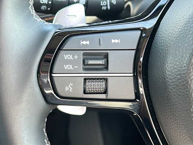 ホンダ ＺＲ－Ｖ ハイブリッド e:HEV Z 岩手県 2023(令5)年 1.4万km スーパープラチナグレーメタリック ＢＯＳＥサウンド　ホンダセンシング　ホンダコネクトナビ　全周囲Ｃ　スマートフォン連携　ＵＳＢ　フルセグ　電動Ｒゲート　本革シート　全席シートヒーター　ステアリングヒーター　純正１８ＡＷ　ＥＴＣ２．０