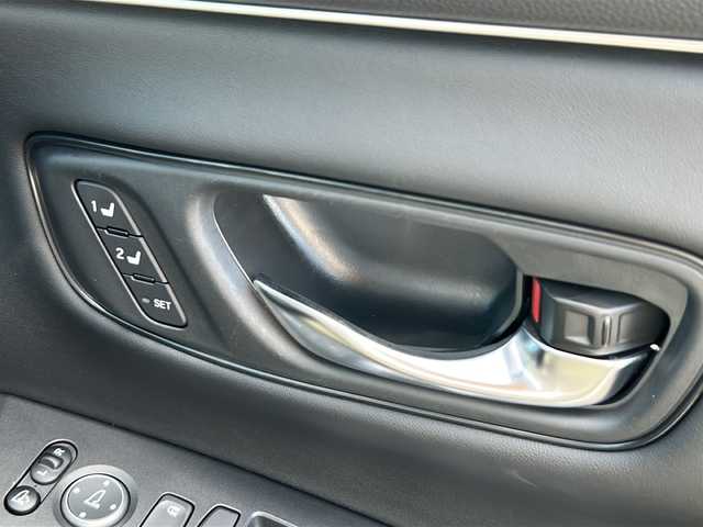 ホンダ ＺＲ－Ｖ ハイブリッド e:HEV Z 岩手県 2023(令5)年 1.4万km スーパープラチナグレーメタリック ＢＯＳＥサウンド　ホンダセンシング　ホンダコネクトナビ　全周囲Ｃ　スマートフォン連携　ＵＳＢ　フルセグ　電動Ｒゲート　本革シート　全席シートヒーター　ステアリングヒーター　純正１８ＡＷ　ＥＴＣ２．０