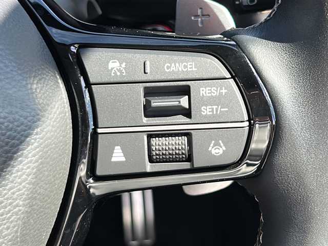 ホンダ ＺＲ－Ｖ ハイブリッド e:HEV Z 岩手県 2023(令5)年 1.4万km スーパープラチナグレーメタリック ＢＯＳＥサウンド　ホンダセンシング　ホンダコネクトナビ　全周囲Ｃ　スマートフォン連携　ＵＳＢ　フルセグ　電動Ｒゲート　本革シート　全席シートヒーター　ステアリングヒーター　純正１８ＡＷ　ＥＴＣ２．０