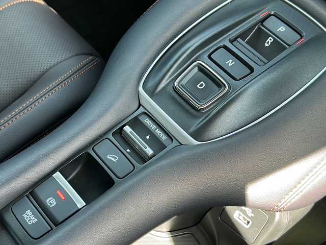 ホンダ ＺＲ－Ｖ ハイブリッド e:HEV Z 岩手県 2023(令5)年 1.4万km スーパープラチナグレーメタリック ＢＯＳＥサウンド　ホンダセンシング　ホンダコネクトナビ　全周囲Ｃ　スマートフォン連携　ＵＳＢ　フルセグ　電動Ｒゲート　本革シート　全席シートヒーター　ステアリングヒーター　純正１８ＡＷ　ＥＴＣ２．０