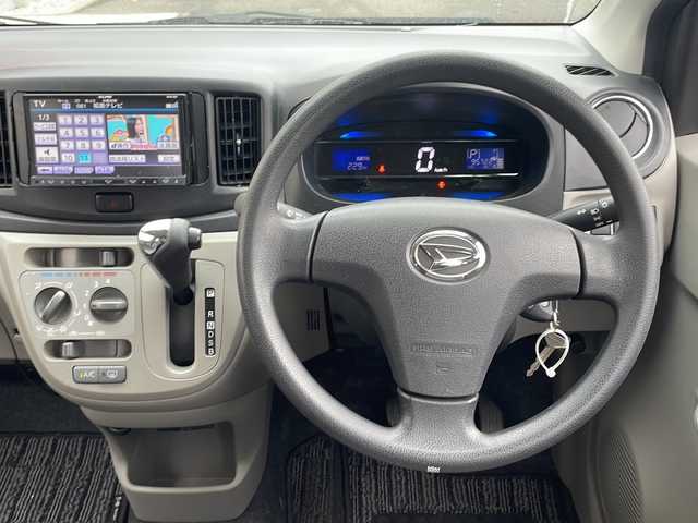 ダイハツ ミラ イース Xf SA 福島県 2014(平26)年 9.6万km ブラックマイカメタリック 4WD ナビ フルセグTV Bluetooth 衝突被害軽減ブレーキ ETC 横滑り防止機能 リモコンキー スペアキー フロアマット ドアバイザー 社外アルミホイール アイドリングストップ