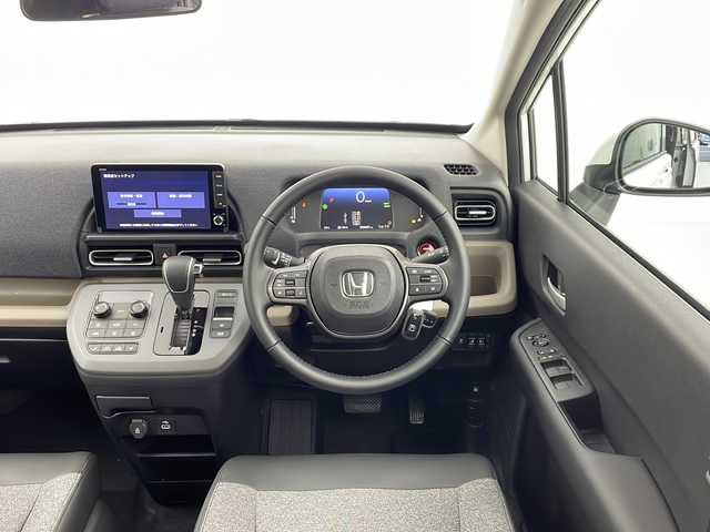 ホンダ フリード ハイブリット e:HEV AIR EX 愛知県 2025(令7)年 0.1千km プラチナホワイトパール /R7年10月登録済未使用車//純正HondaCONNECTナビ(LXM-242ZFNI)//フルセグTV/AMFM/Bluetooth/USB//AppleCarPlay/AndroidAuto//バックカメラ//HondaSENSING//前後パーキングセンサー//ブラインドスポットインフォメーション//オートハイビーム//フルLEDヘッドライト//オートライト//両側パワースライドドア//後席サンシェード//プライムスムースコンビシート//2列目キャプテンシート//純正15インチアルミホイール//電子パーキングブレーキ//ブレーキホールド//革巻きステアリング//ステアリングスイッチ//プッシュスタート//電動格納ミラー//新車保証書・取扱説明書//スペアキー