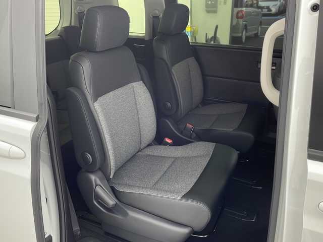 ホンダ フリード ハイブリット e:HEV AIR EX 愛知県 2025(令7)年 0.1千km プラチナホワイトパール /R7年10月登録済未使用車//純正HondaCONNECTナビ(LXM-242ZFNI)//フルセグTV/AMFM/Bluetooth/USB//AppleCarPlay/AndroidAuto//バックカメラ//HondaSENSING//前後パーキングセンサー//ブラインドスポットインフォメーション//オートハイビーム//フルLEDヘッドライト//オートライト//両側パワースライドドア//後席サンシェード//プライムスムースコンビシート//2列目キャプテンシート//純正15インチアルミホイール//電子パーキングブレーキ//ブレーキホールド//革巻きステアリング//ステアリングスイッチ//プッシュスタート//電動格納ミラー//新車保証書・取扱説明書//スペアキー