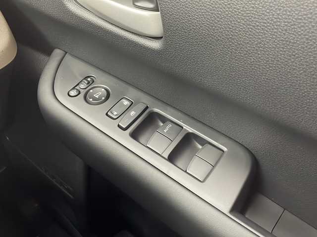 ホンダ フリード ハイブリット e:HEV AIR EX 愛知県 2025(令7)年 0.1千km プラチナホワイトパール /R7年10月登録済未使用車//純正HondaCONNECTナビ(LXM-242ZFNI)//フルセグTV/AMFM/Bluetooth/USB//AppleCarPlay/AndroidAuto//バックカメラ//HondaSENSING//前後パーキングセンサー//ブラインドスポットインフォメーション//オートハイビーム//フルLEDヘッドライト//オートライト//両側パワースライドドア//後席サンシェード//プライムスムースコンビシート//2列目キャプテンシート//純正15インチアルミホイール//電子パーキングブレーキ//ブレーキホールド//革巻きステアリング//ステアリングスイッチ//プッシュスタート//電動格納ミラー//新車保証書・取扱説明書//スペアキー