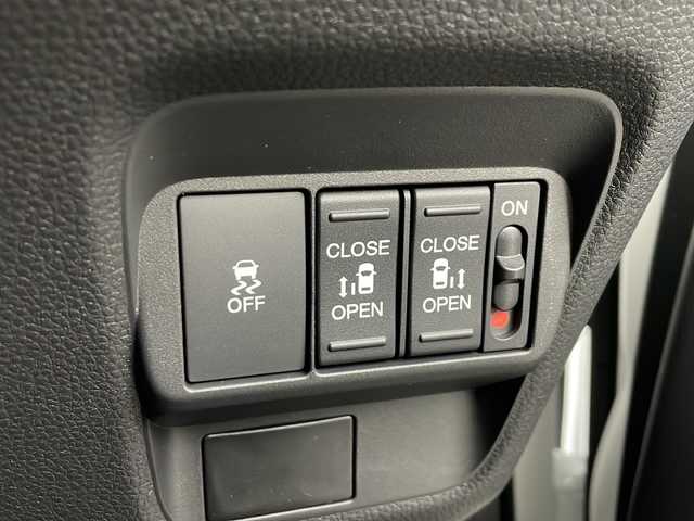 ホンダ フリード ハイブリット e:HEV AIR EX 愛知県 2025(令7)年 0.1千km プラチナホワイトパール /R7年10月登録済未使用車//純正HondaCONNECTナビ(LXM-242ZFNI)//フルセグTV/AMFM/Bluetooth/USB//AppleCarPlay/AndroidAuto//バックカメラ//HondaSENSING//前後パーキングセンサー//ブラインドスポットインフォメーション//オートハイビーム//フルLEDヘッドライト//オートライト//両側パワースライドドア//後席サンシェード//プライムスムースコンビシート//2列目キャプテンシート//純正15インチアルミホイール//電子パーキングブレーキ//ブレーキホールド//革巻きステアリング//ステアリングスイッチ//プッシュスタート//電動格納ミラー//新車保証書・取扱説明書//スペアキー